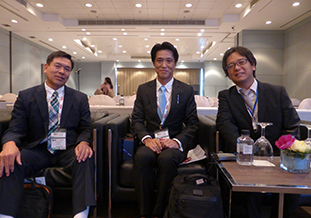 演者の方と 左から中川(株)奈良精巧社長、<br>内田助教、唐木日本大使館書記官