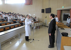 学生代表の宣誓