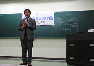 下田国際教育研究センター長の歓迎挨拶