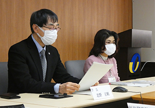 北野学長と二日市福祉保健部審議官(右)