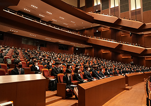 会場の学生の様子