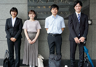 （左から）力武さん，清水さん，長野さん，古椎さん