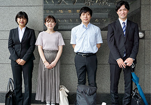 (左から)力武さん,清水さん,長野さん,古椎さん