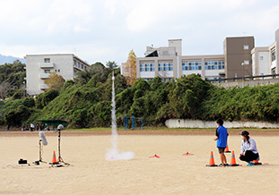 ロケット発射成功！