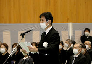 猪股医学部長による追悼のことば