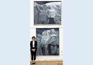 国立新美術館での受賞作品の展示